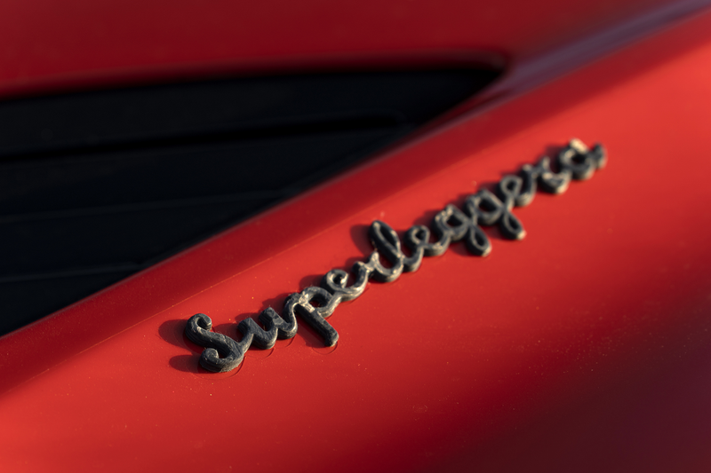 Illustration for article titled The Aston Martin DBS Superleggera Volante Is a 200 MPH Convertible With Two Distinct Personalities